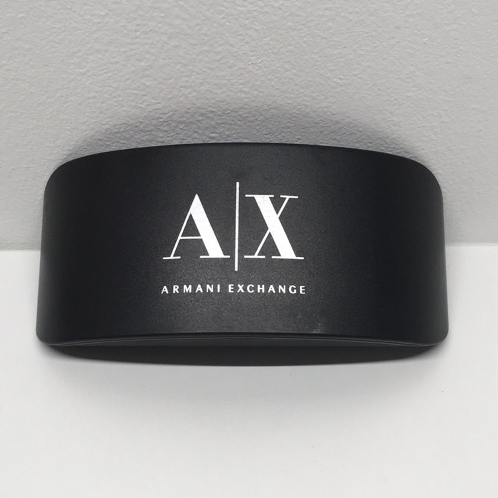 🚨Armani sunglasses case🚨